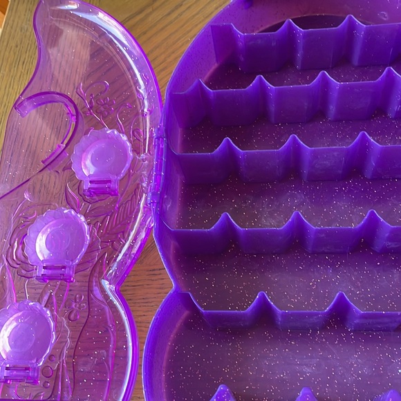 Hatchimals Colleggtibles Carrying Case - Picture 4 of 7